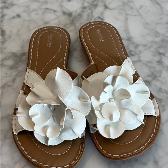 Sonoma Shoes - Sonoma White Floral Slide Sandals